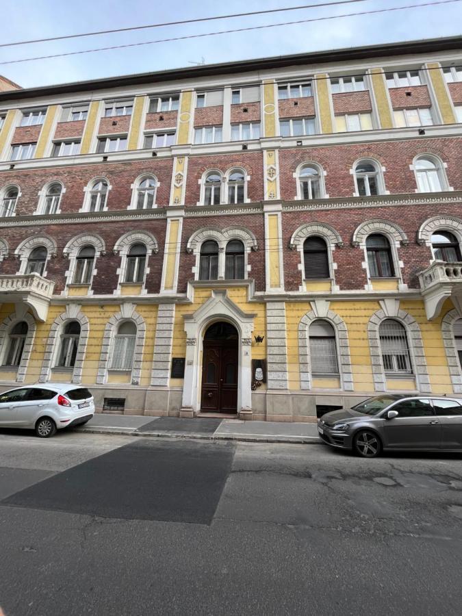 Garibaldik Apartman Apartment Budapest Bagian luar foto