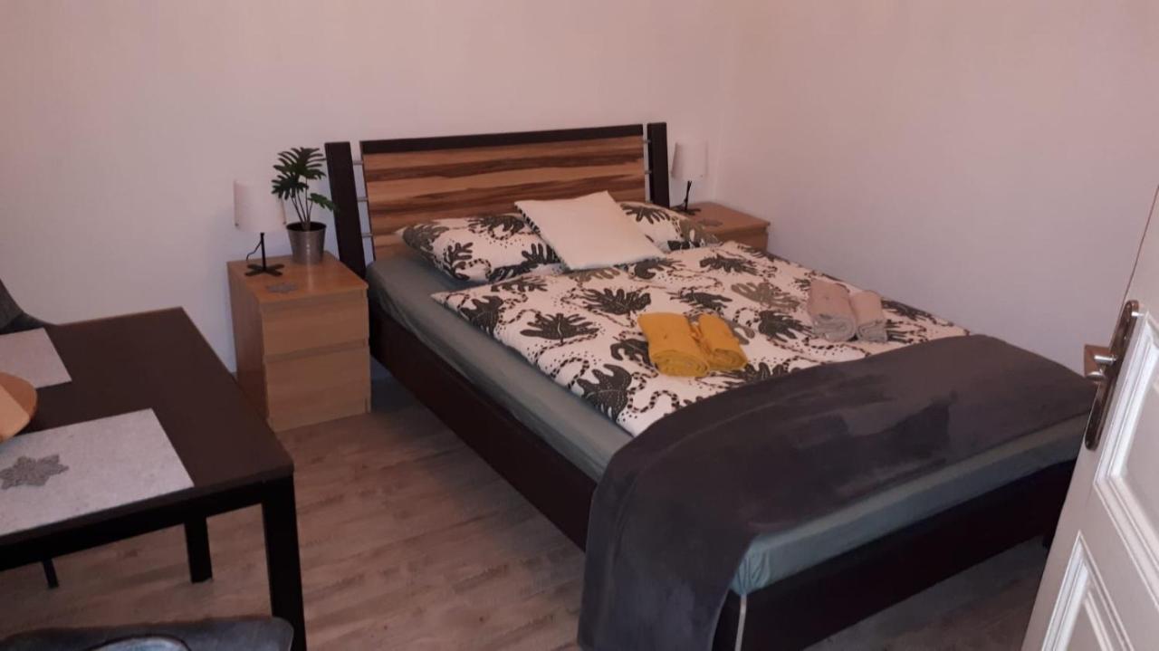Garibaldik Apartman Apartment Budapest Bagian luar foto